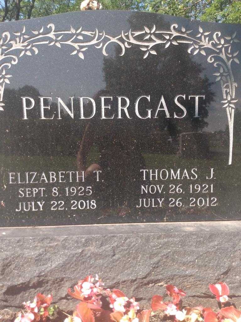 Elizabeth T. Pendergast's grave. Photo 3