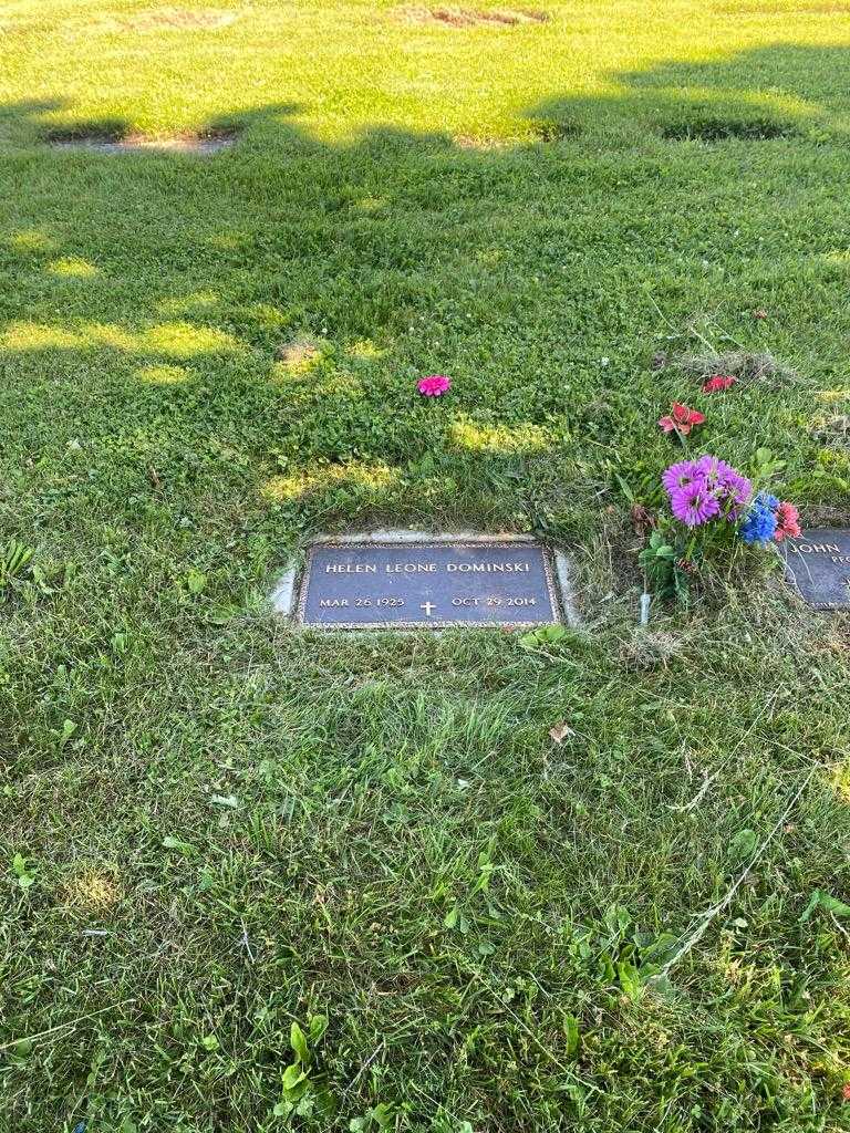 Helen Leone Dominski's grave. Photo 2