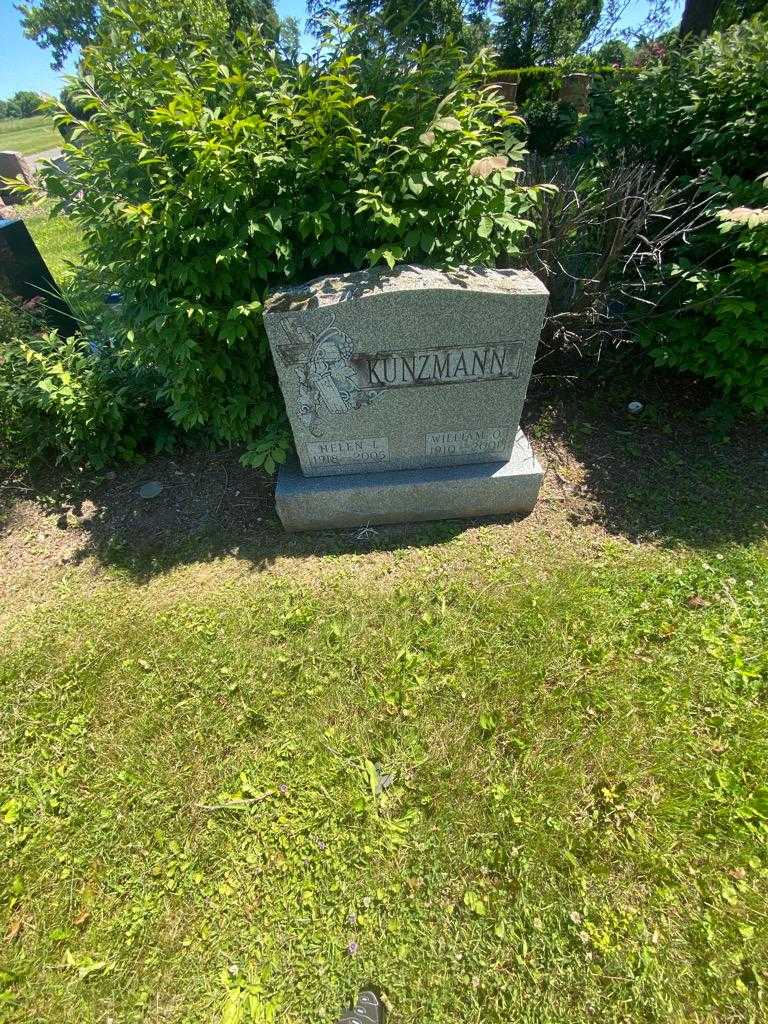 William O. Kunzmann's grave. Photo 1