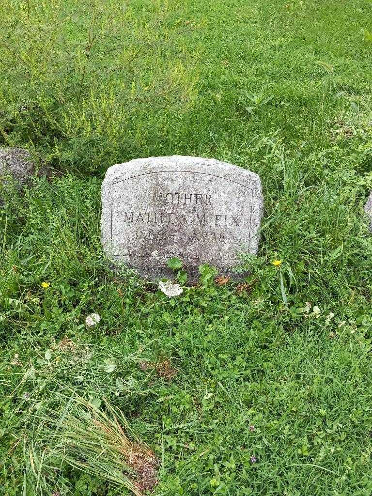 Matilda M. Fix's grave. Photo 2