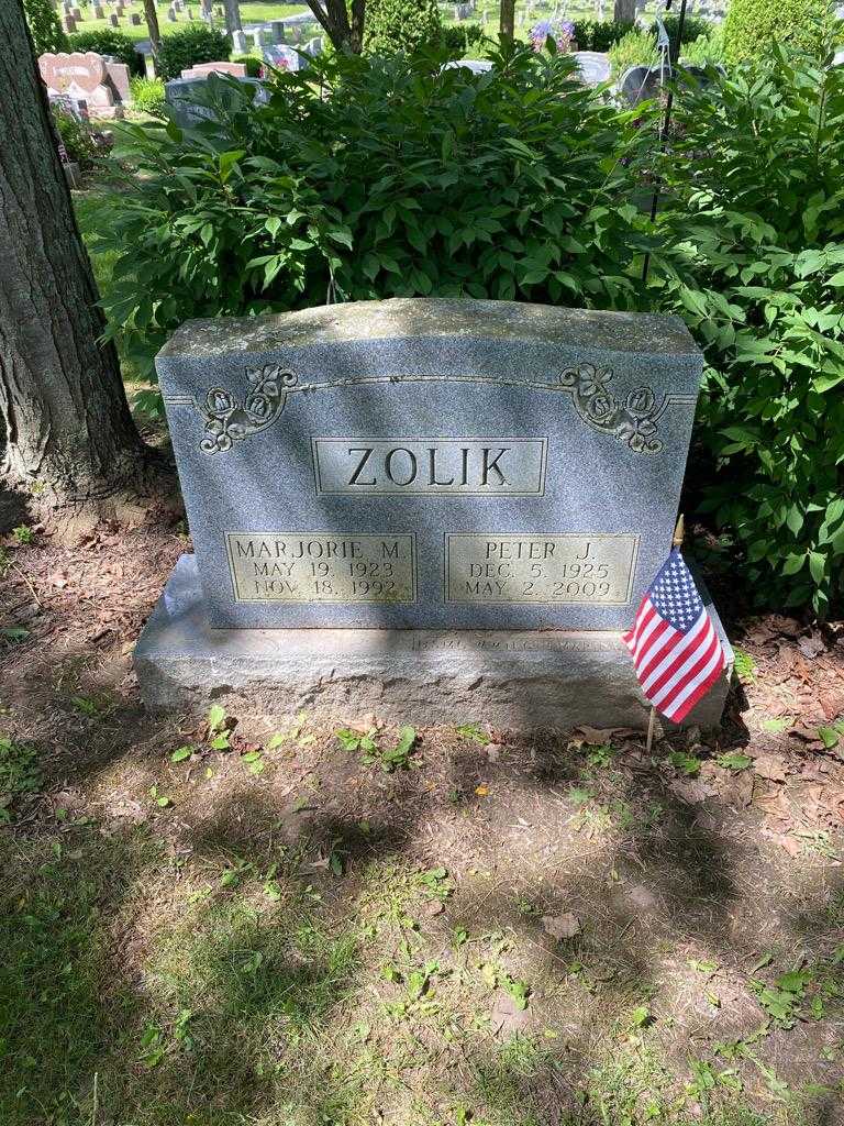 Marjorie M. Zolik's grave. Photo 2