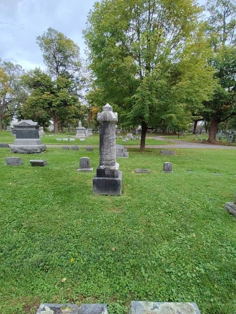 Sophia S. Seybold Steingrebe's grave. Photo 1