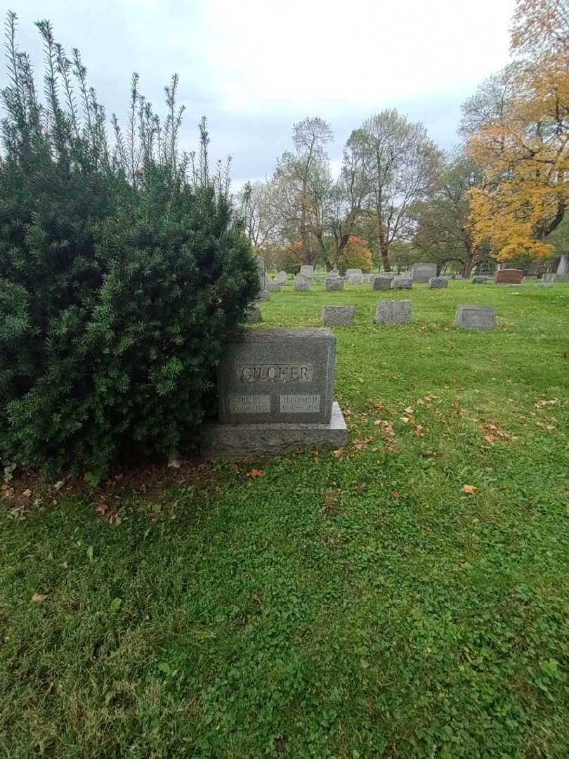 Julius Gilcher's grave. Photo 1