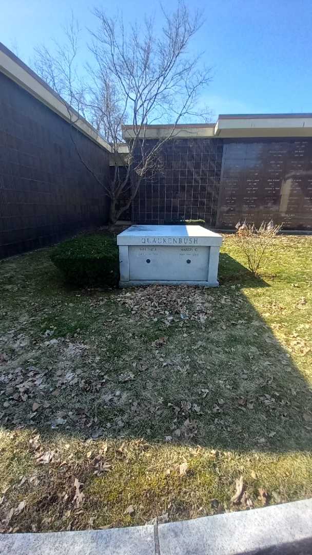 Marion C. Quackenbush's grave. Photo 2