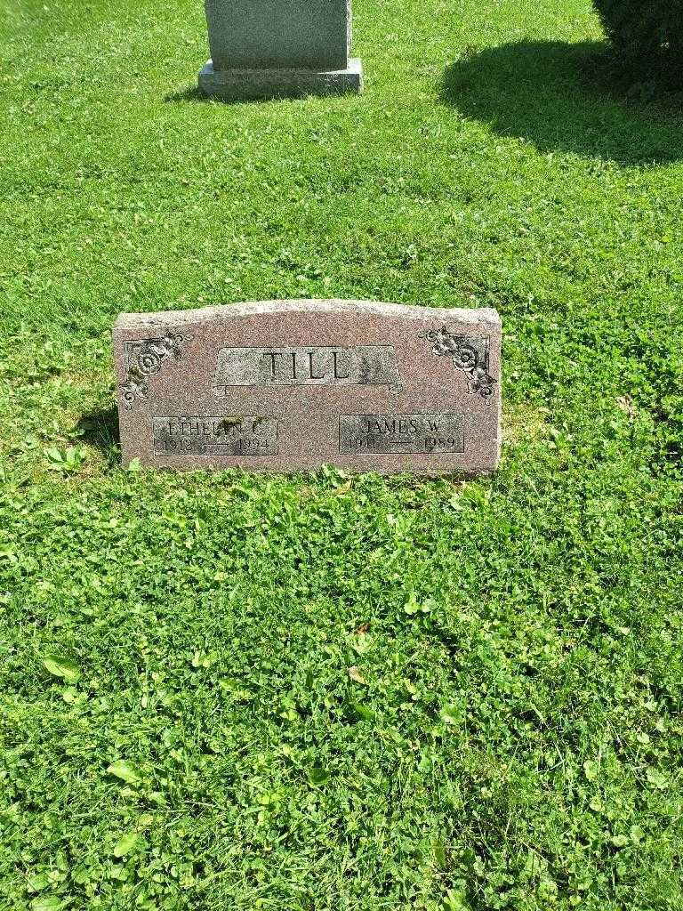 Ethelyn C. Till's grave. Photo 2