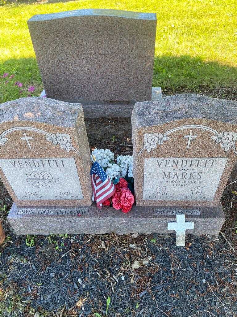 Ellie Venditti's grave. Photo 3