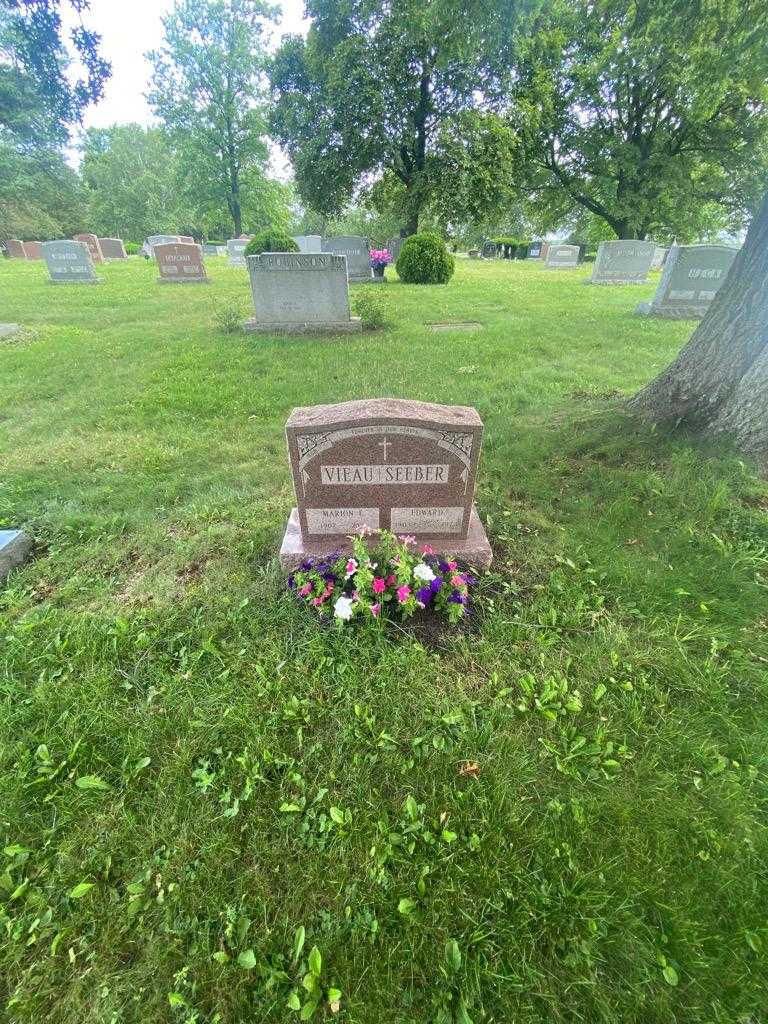 Edward Seeber's grave. Photo 1