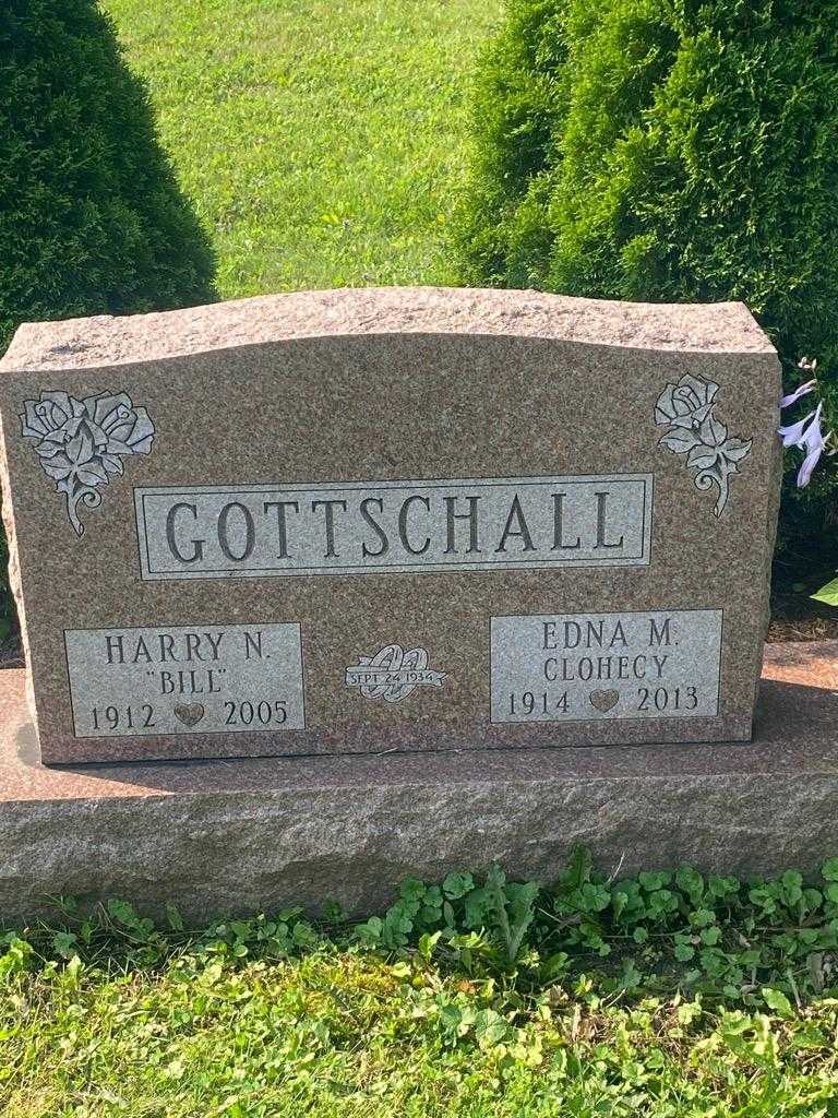 Edna M. Gottschall Clohecy's grave. Photo 3