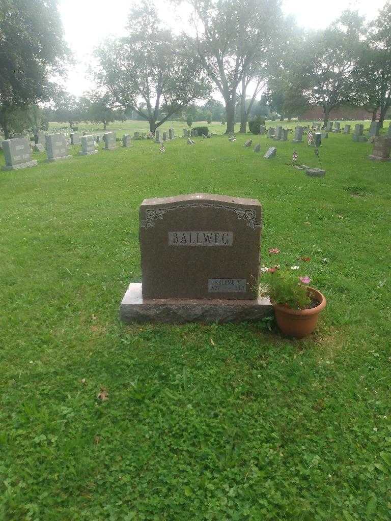 Arlene V. Ballweg's grave. Photo 1