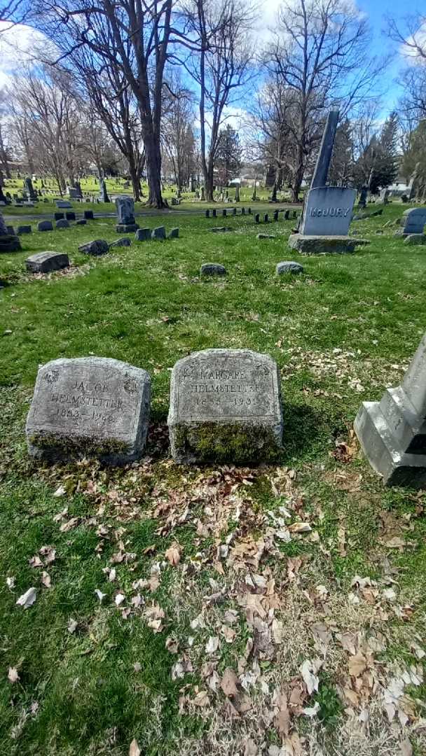 Margaret Helmstetter's grave. Photo 1
