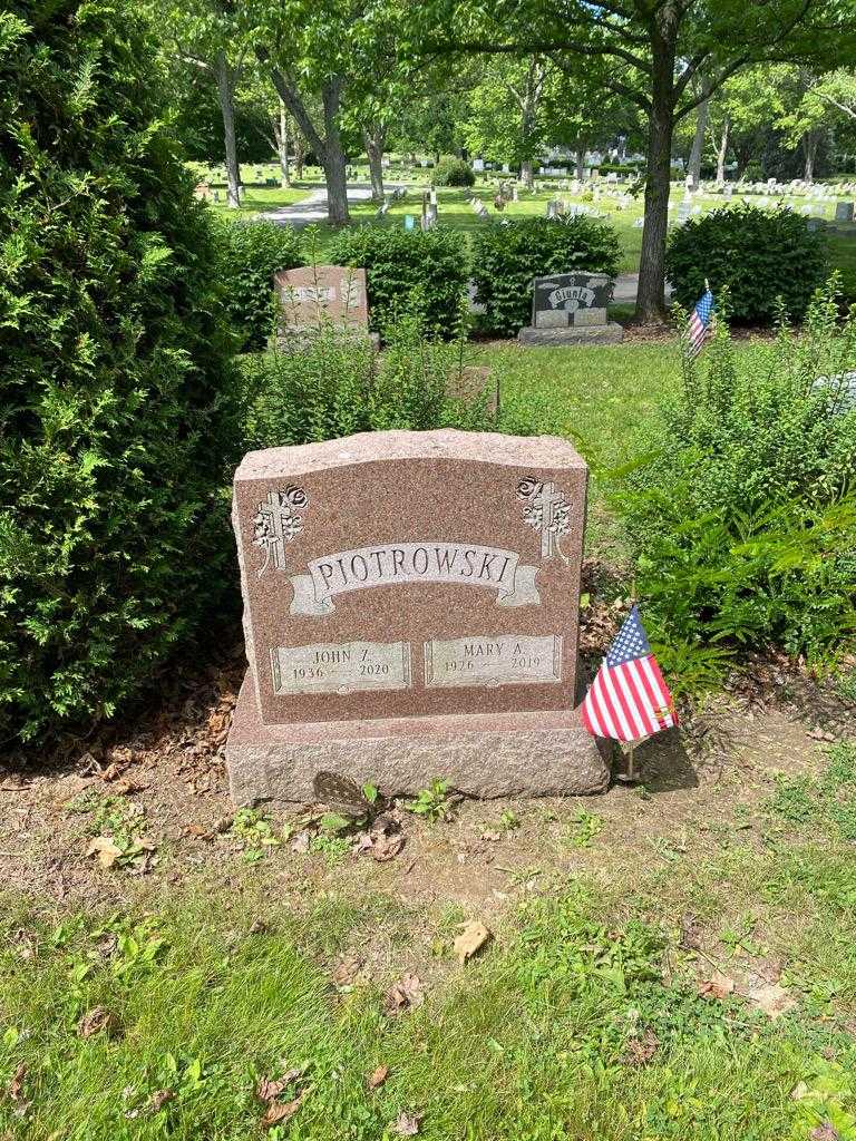 Mary A. Piotrowski's grave. Photo 2