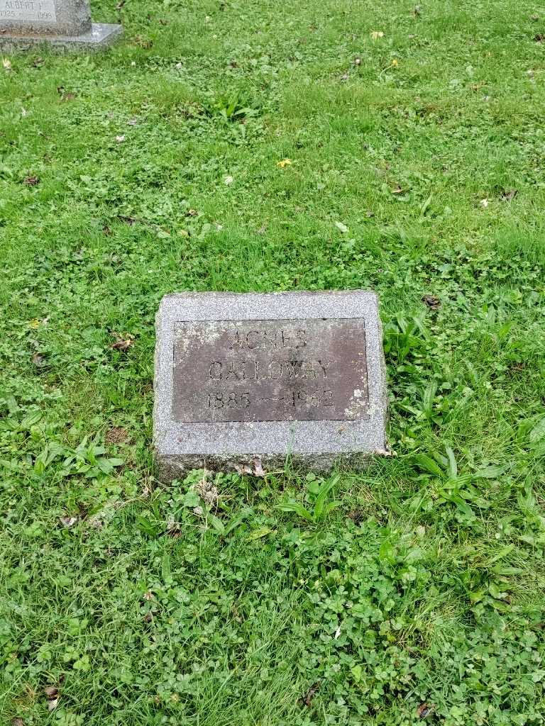 Agnes Galloway's grave. Photo 2