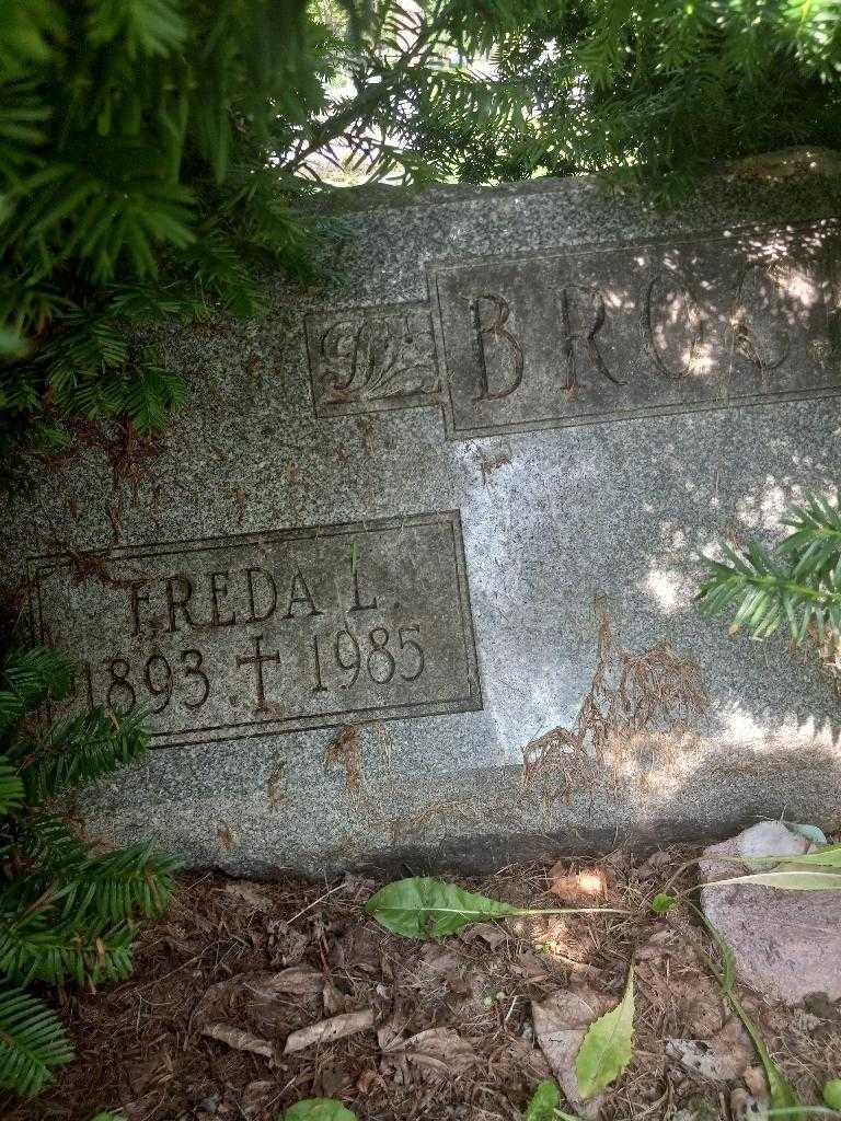 Freda L. Brock's grave. Photo 2