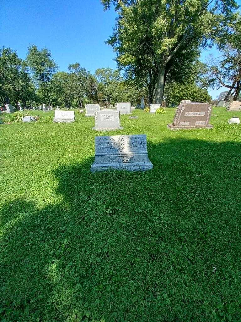 Herman A. Raasch's grave. Photo 1