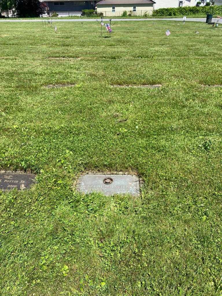 Joseph W. Potter's grave. Photo 3