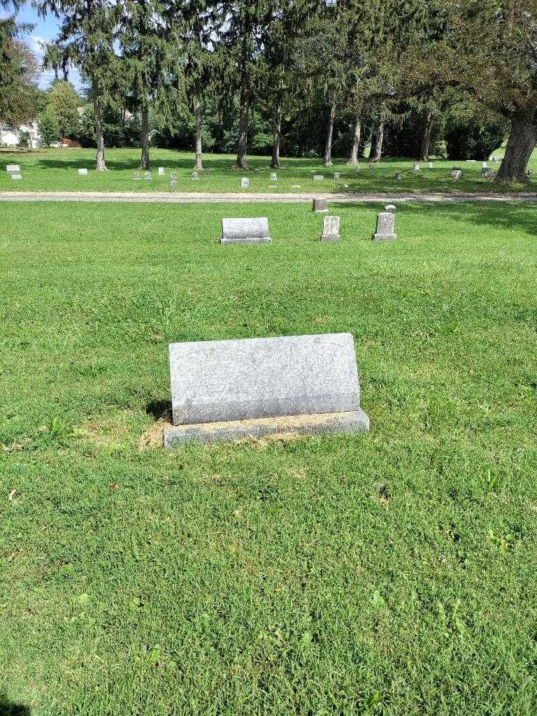 Henrietta Bell's grave. Photo 1