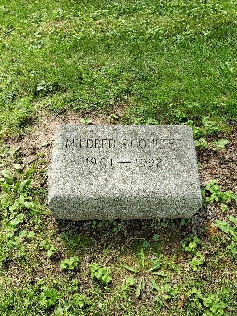 Mildred S. Coulter's grave. Photo 4