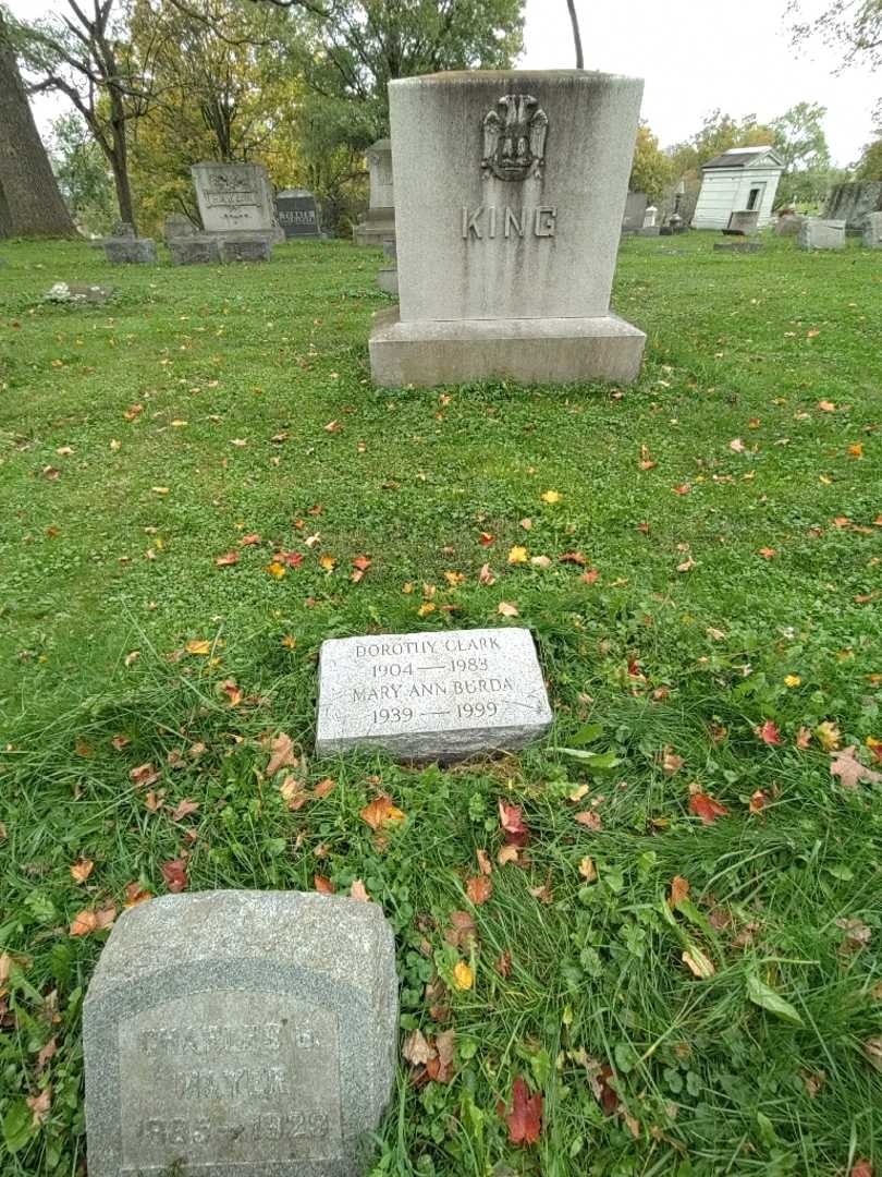 Dorothy Clark's grave. Photo 1