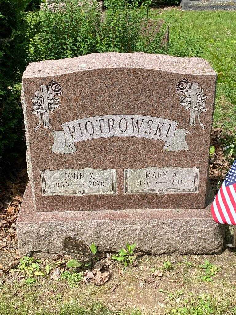 John Z. Piotrowski's grave. Photo 3