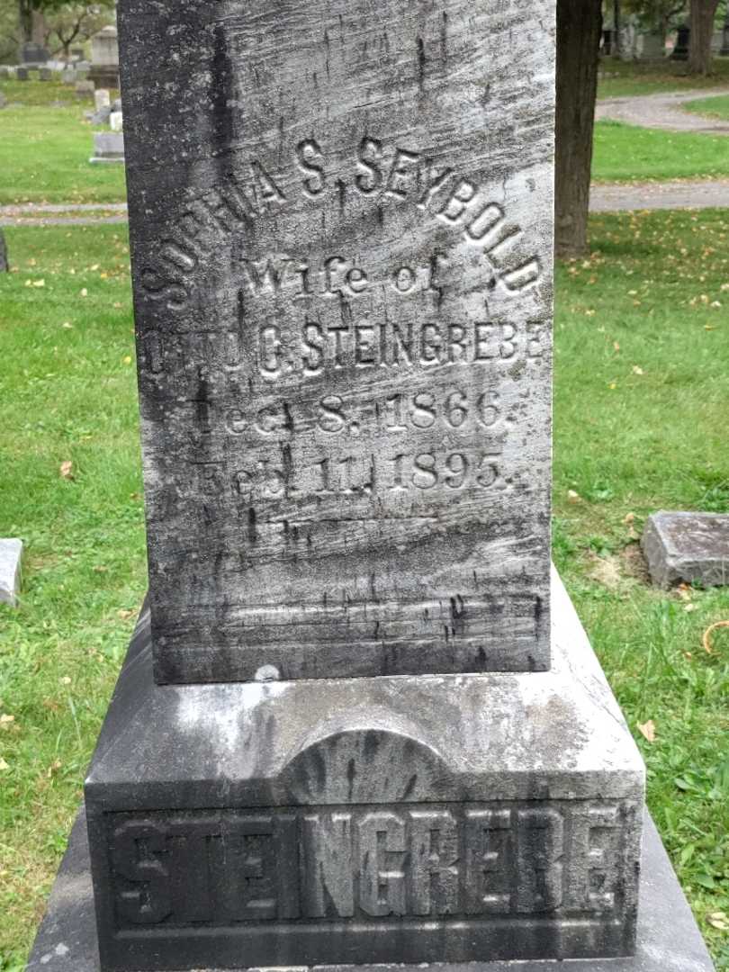 Sophia S. Seybold Steingrebe's grave. Photo 3