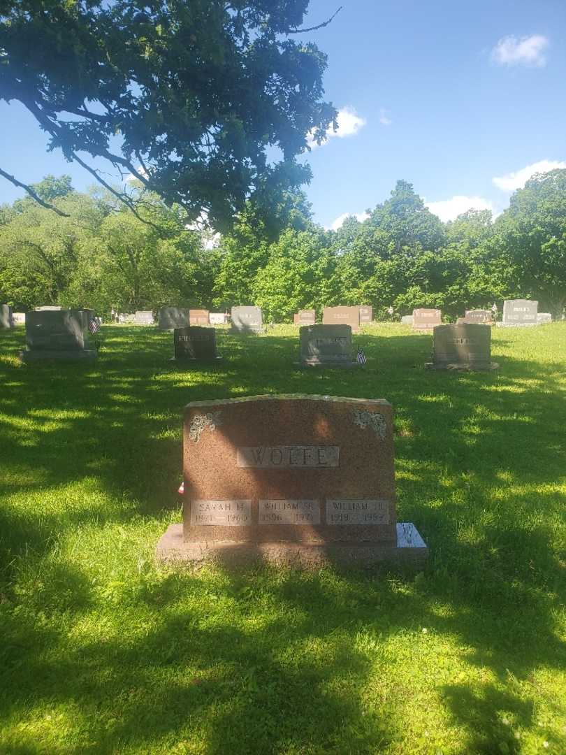 Sarah M. Wolfe Scheel's grave. Photo 3