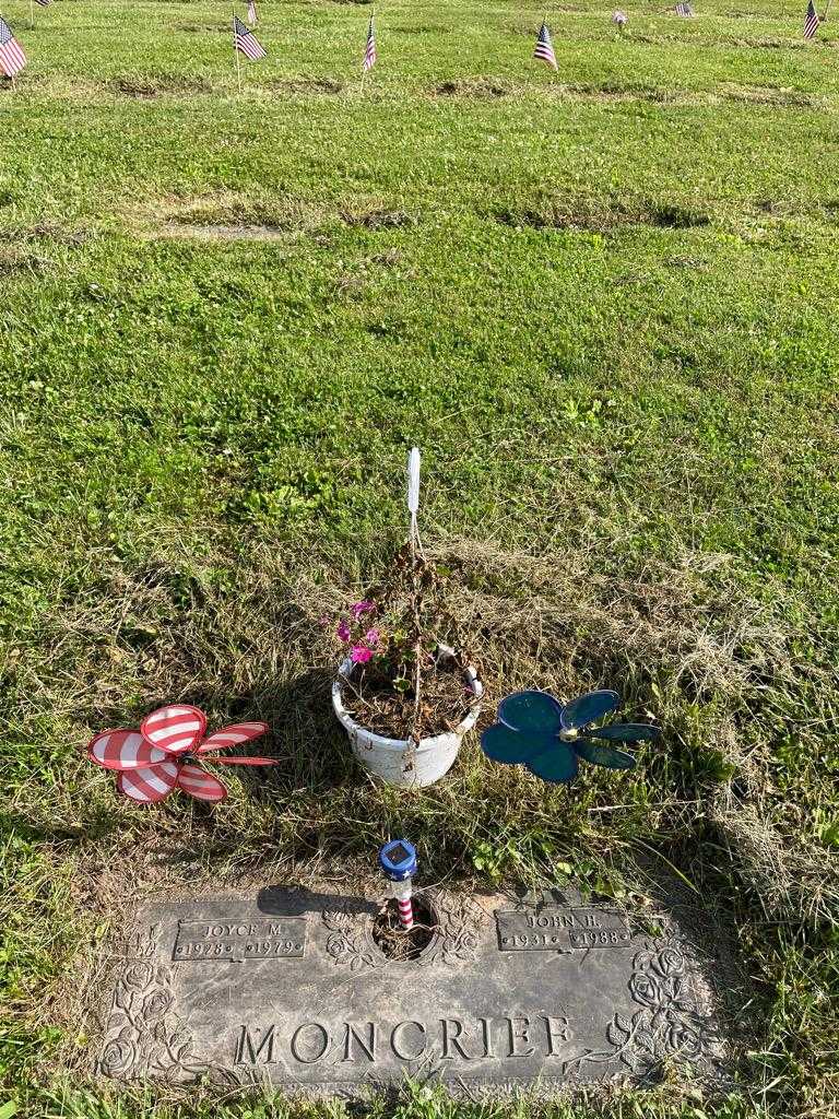 Joyce M. Moncrief's grave. Photo 2