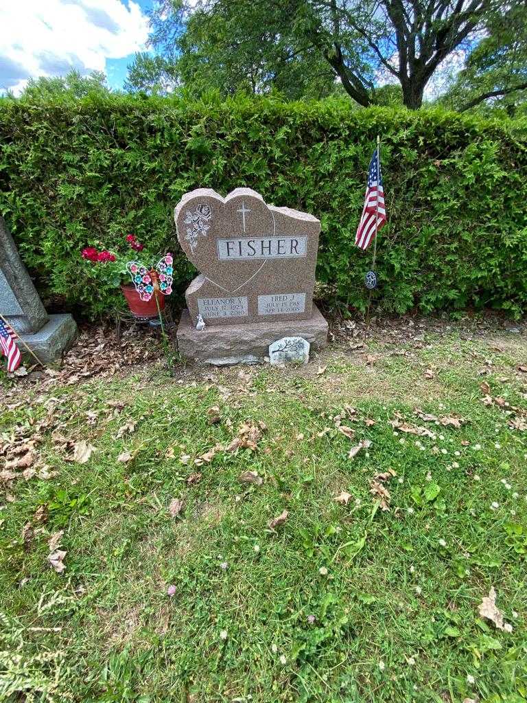 Fred J. Fisher's grave. Photo 1