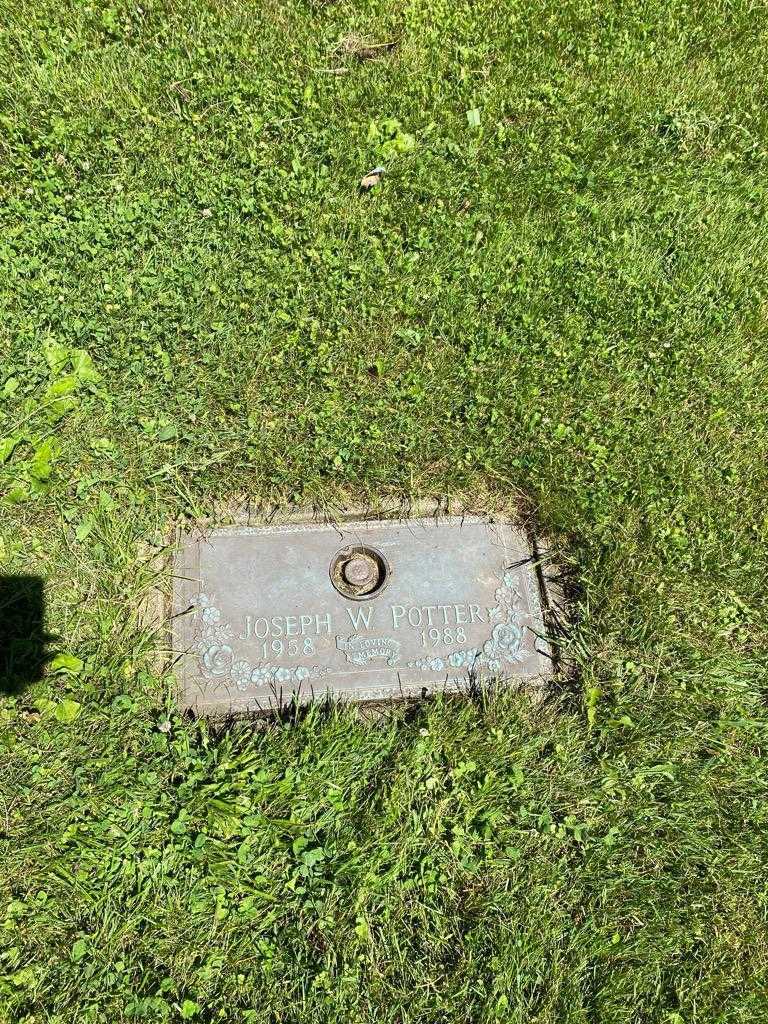 Joseph W. Potter's grave. Photo 1