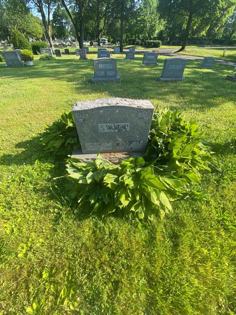 Nolan S. Swift's grave. Photo 1