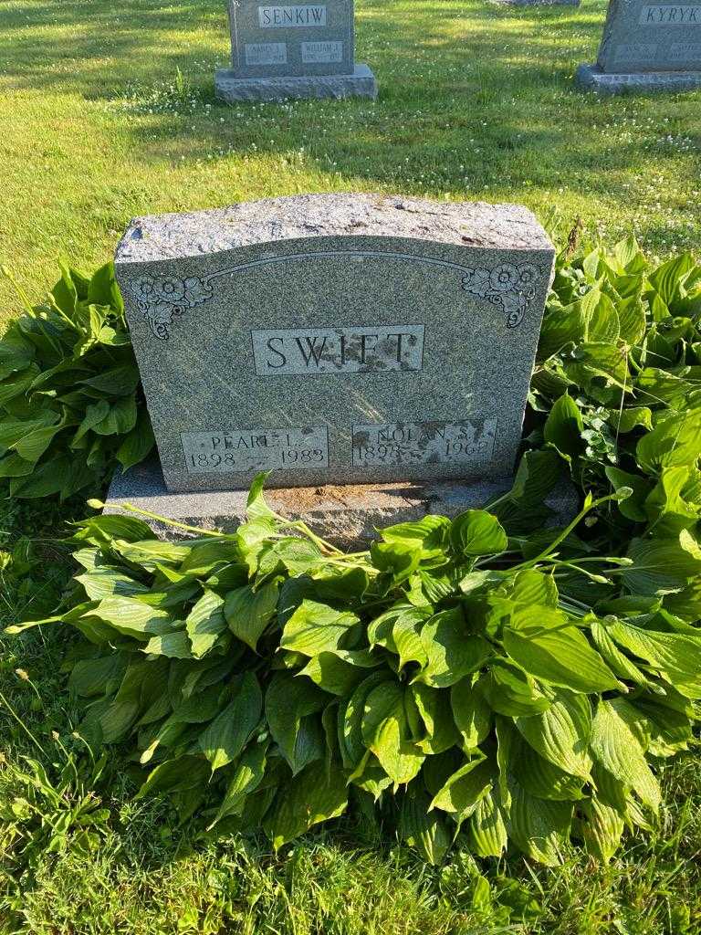 Nolan S. Swift's grave. Photo 2