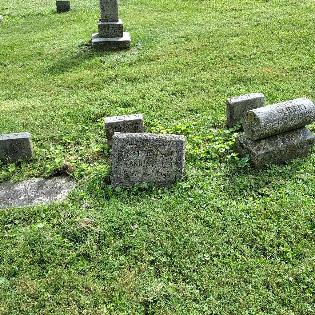 Ethel S. Warrington's grave. Photo 1