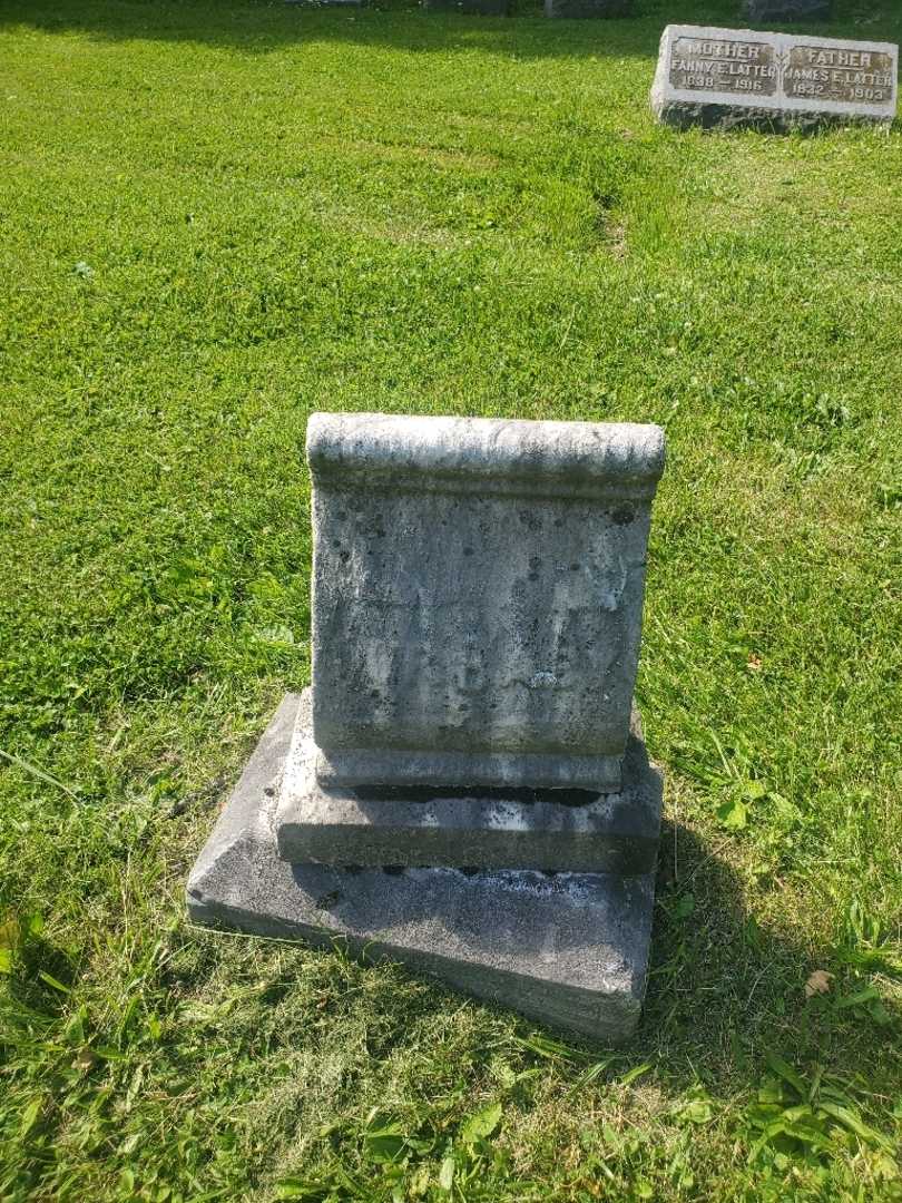 Infant Latter's grave. Photo 7