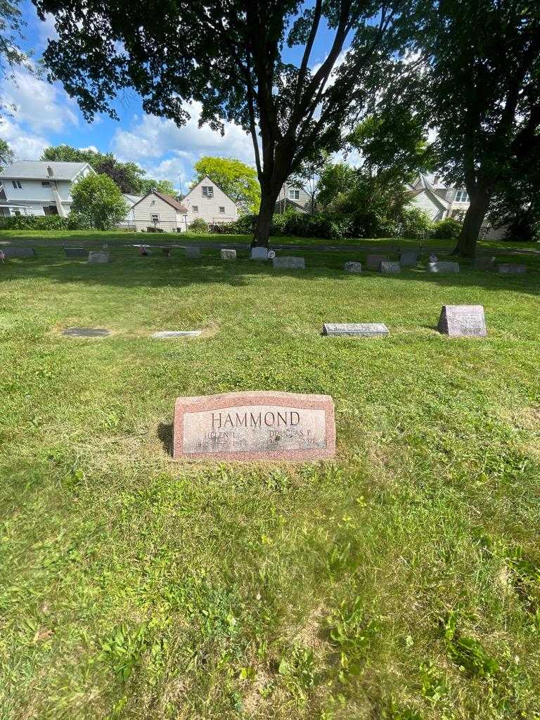 Douglas P. Hammond's grave. Photo 1