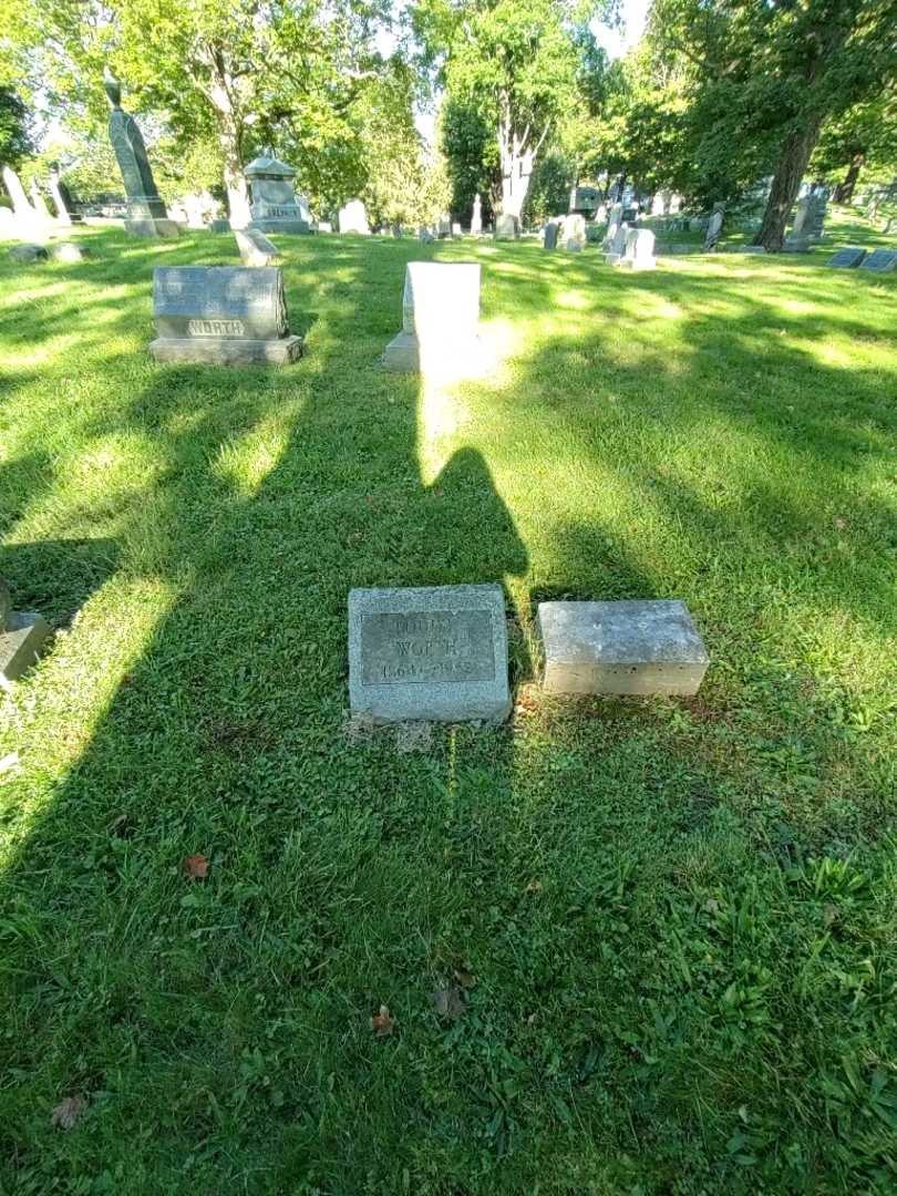 Louise Rumpf Worth's grave. Photo 1