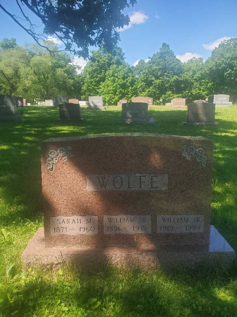 Bernice A. Angeloro's grave. Photo 1