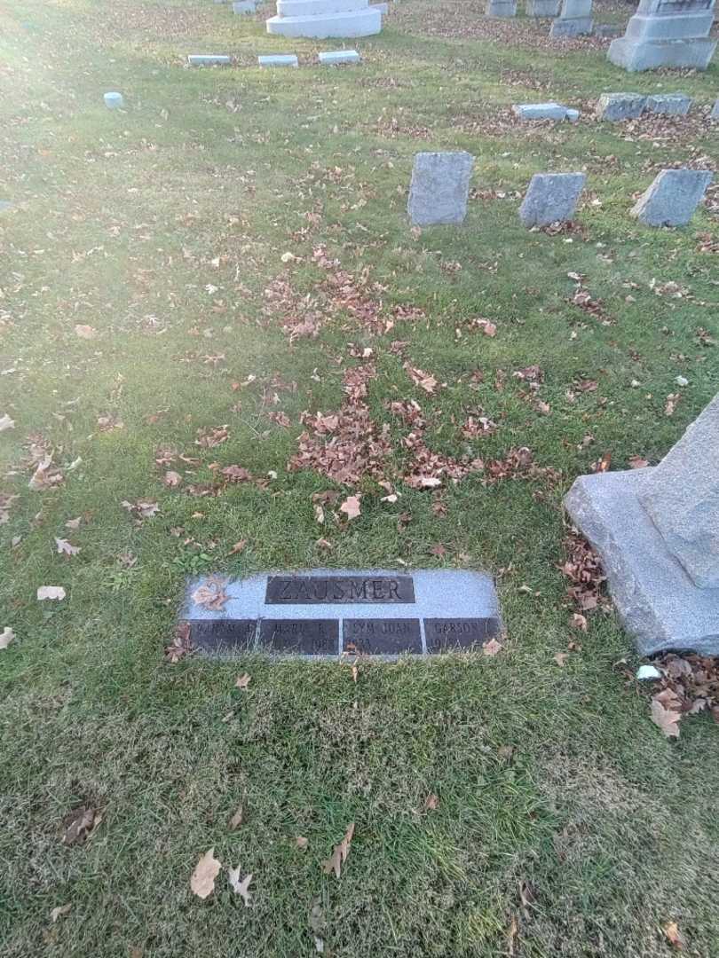 Abraham A. Zausmer's grave. Photo 2