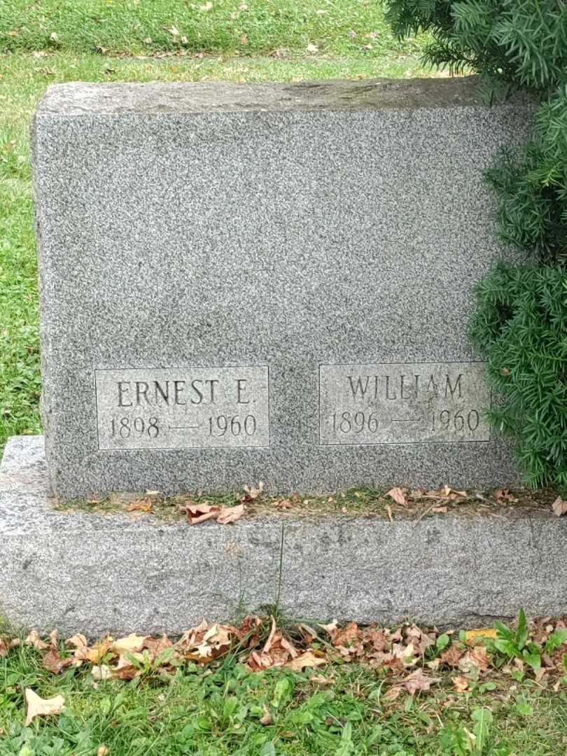 William F. Gilcher's grave. Photo 3