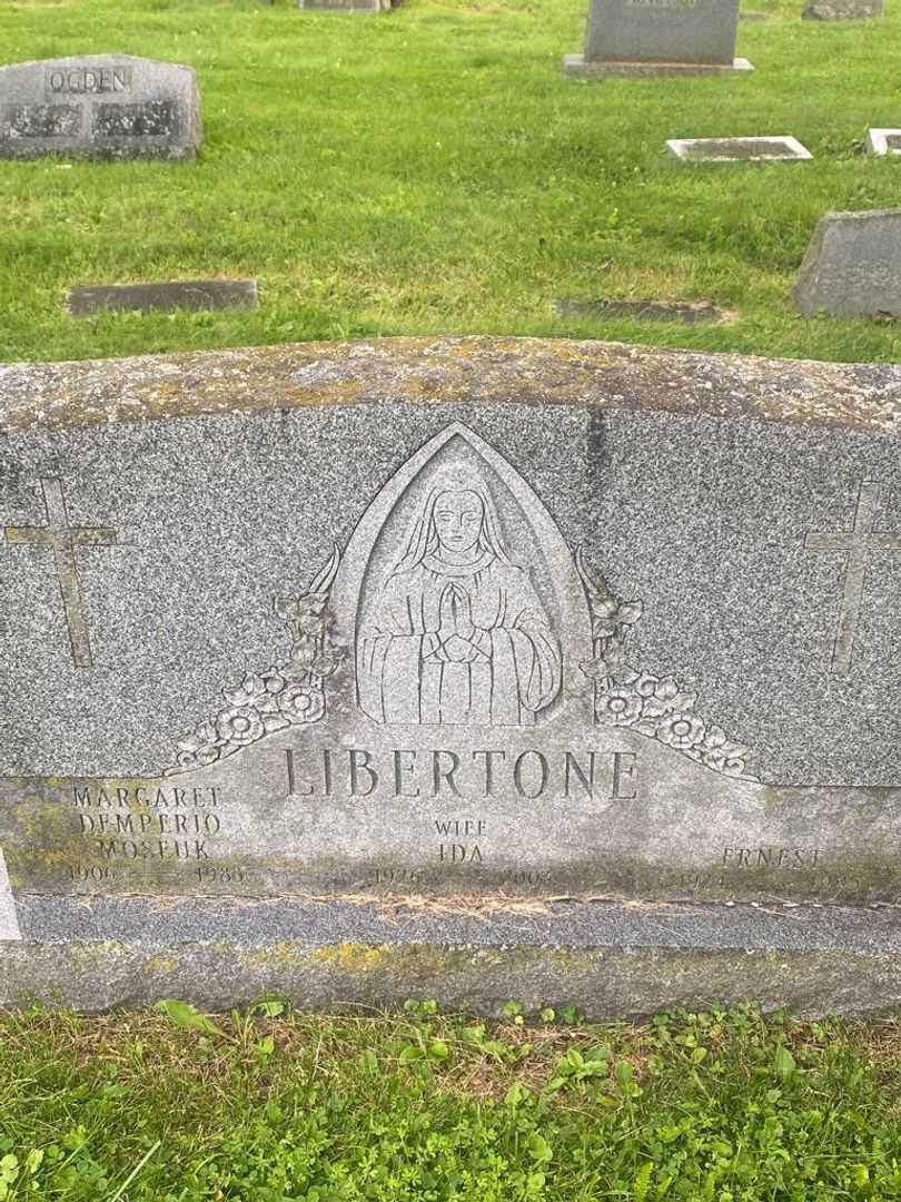 Margaret Demperio Moseuk's grave. Photo 4