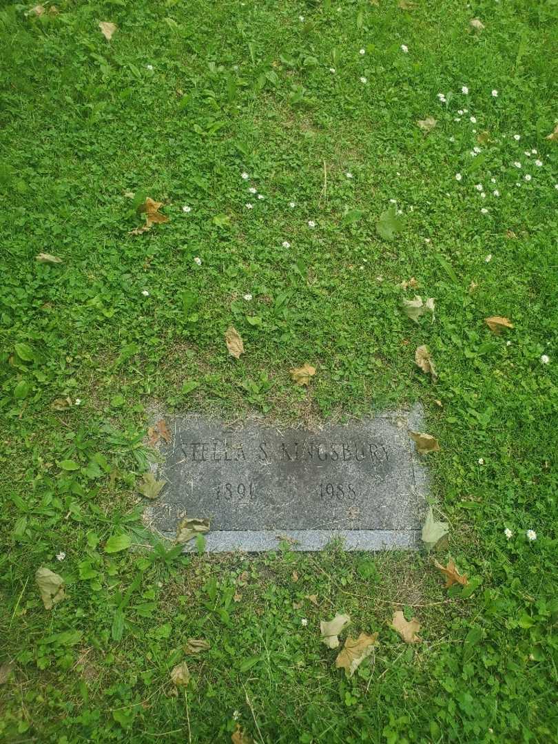 Stella S. Kingsbury's grave. Photo 3