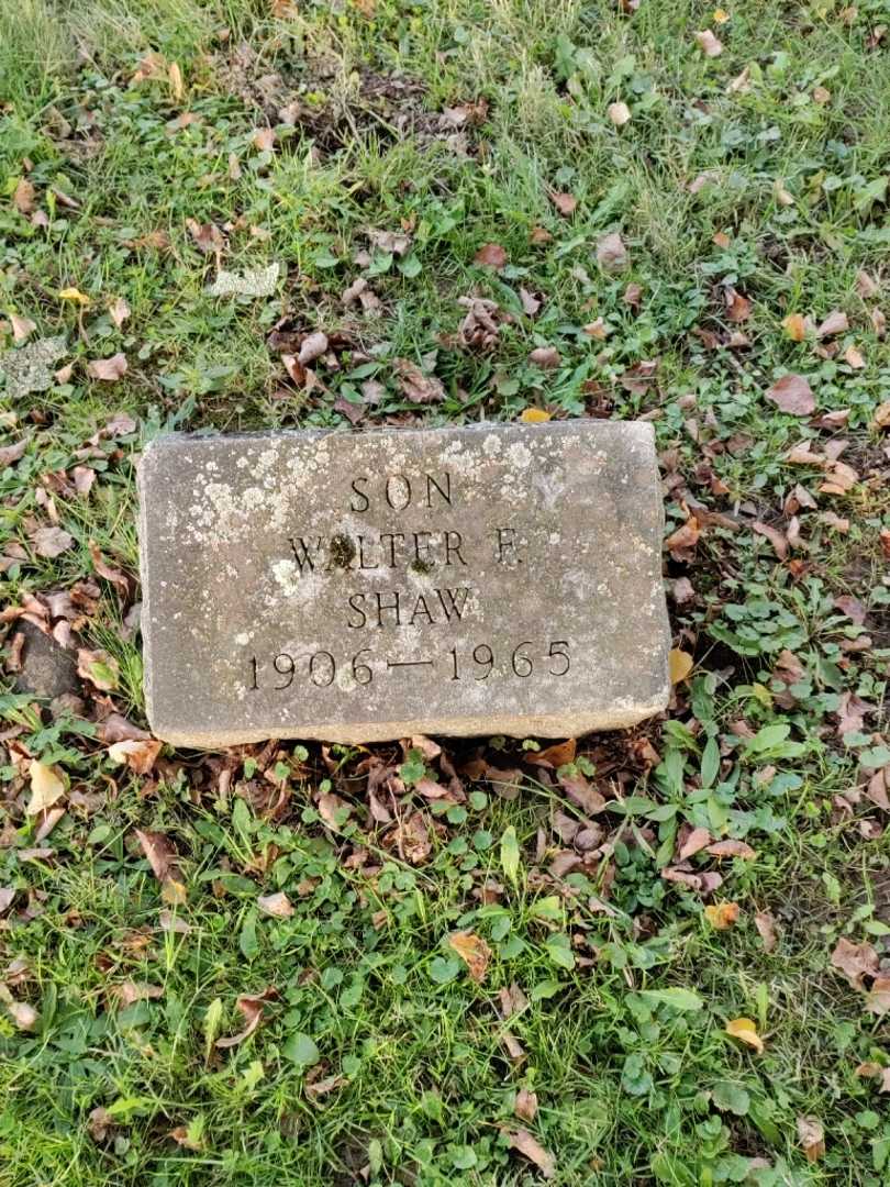 Walter F. Shaw's grave. Photo 2