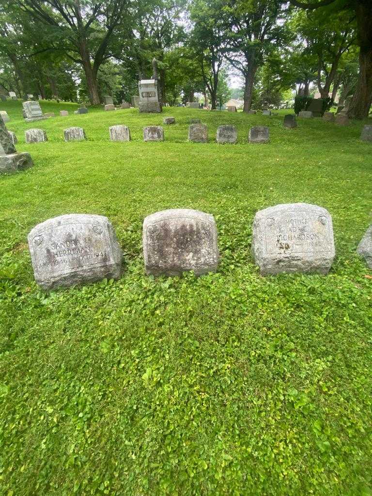 Ruth C. Herrimann Richardson's grave. Photo 1