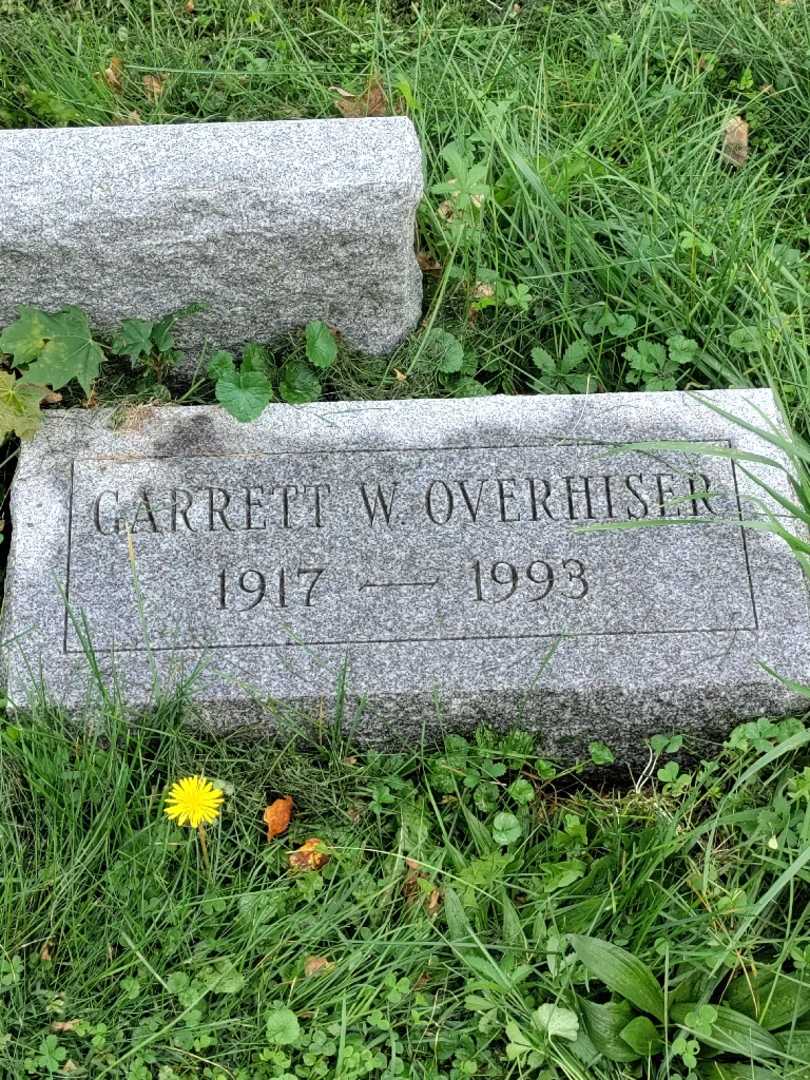 Garrett W. Overhiser's grave. Photo 3