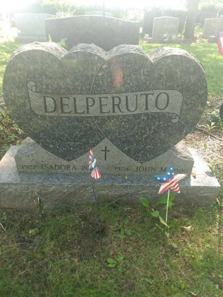 Isadora Delperuto's grave. Photo 2