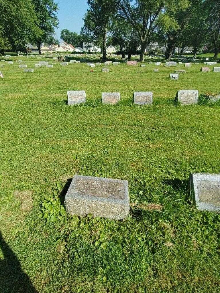 Frank Perry's grave. Photo 1