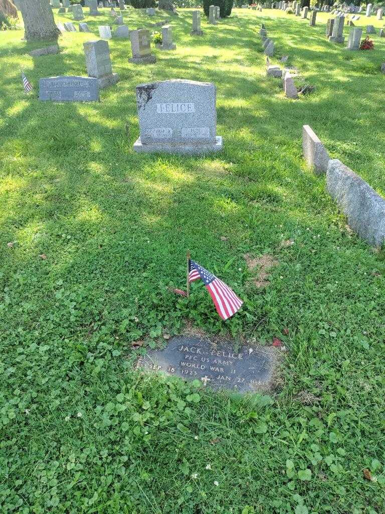 Genevieve M. Felice's grave. Photo 1