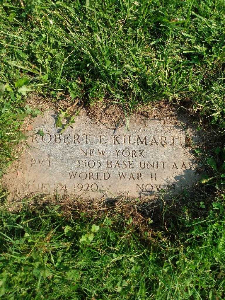 Robert E. Kilmartin's grave. Photo 3