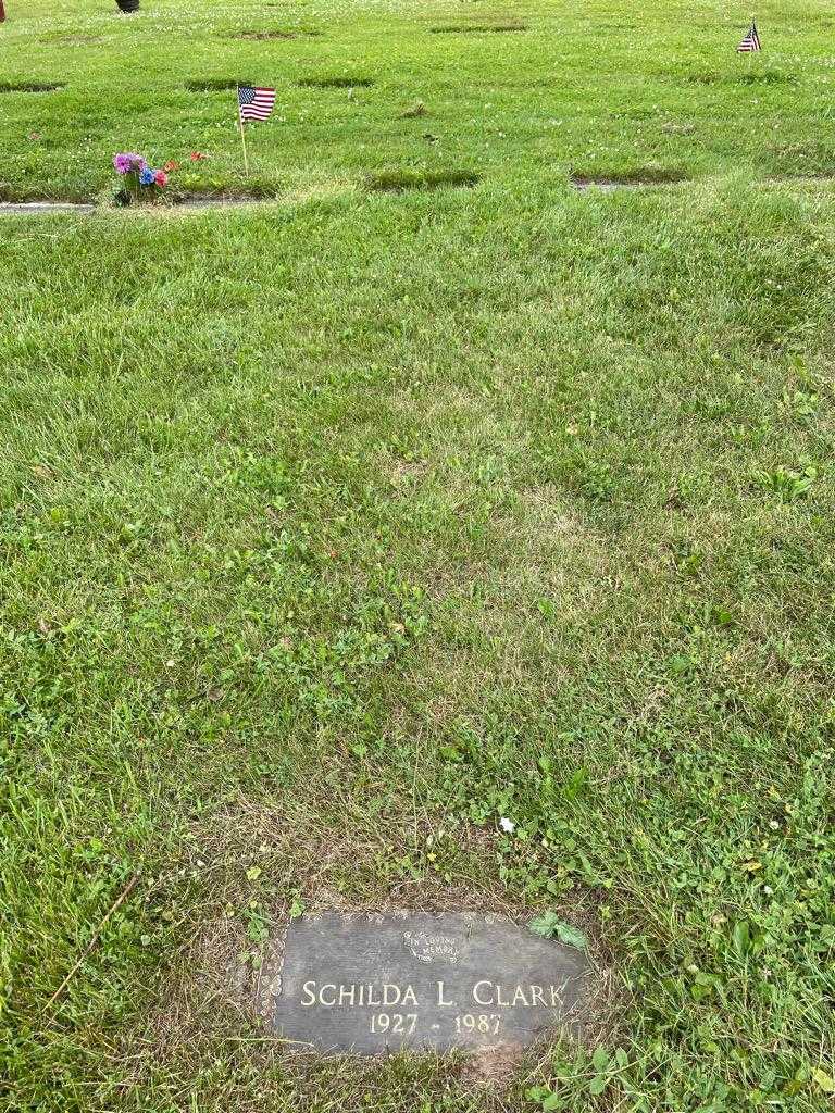 Schilda L. Clark's grave. Photo 2