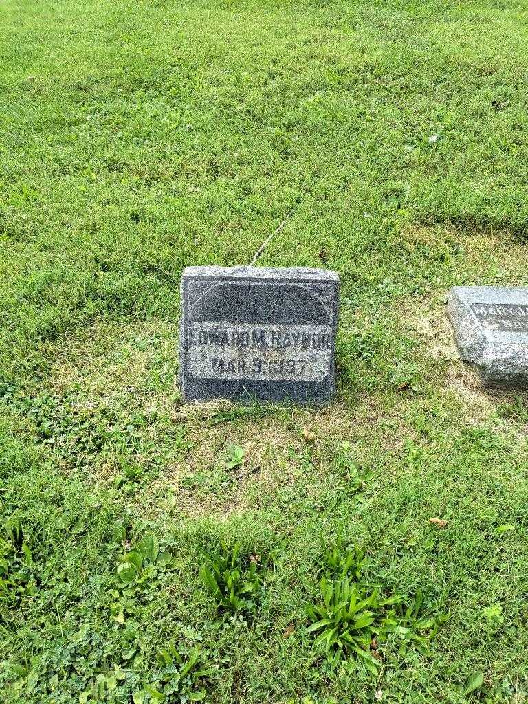 Edward M. Raynor Junior's grave. Photo 2