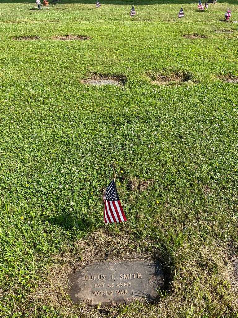 Rufus L. Smith's grave. Photo 2