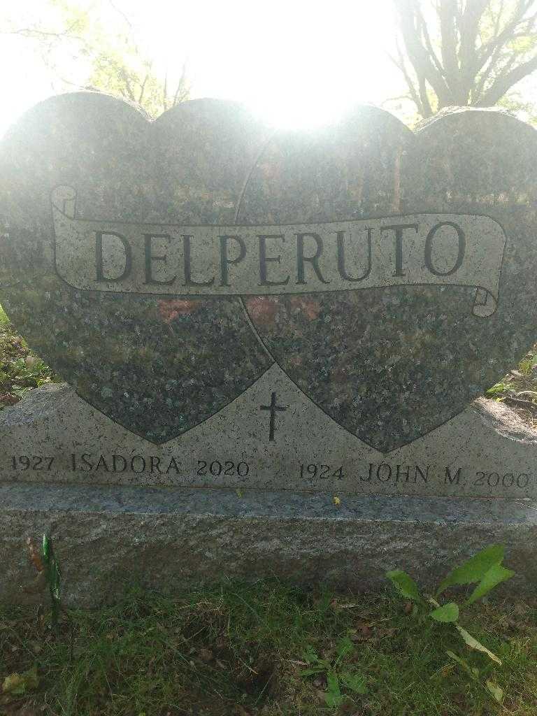 Isadora Delperuto's grave. Photo 3